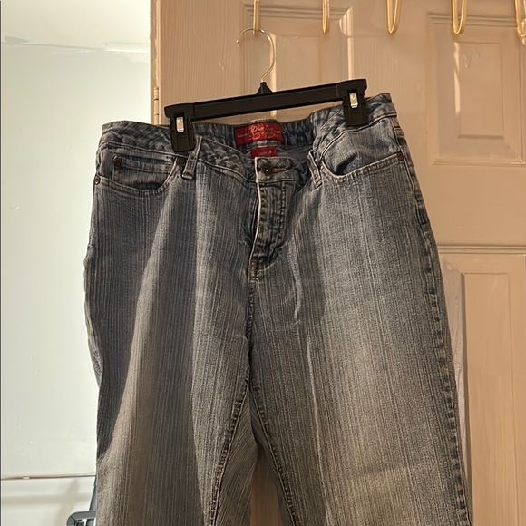 Faded Glory Blue Straight Leg Jeans with Vintage Wash - Picture 1 of 1